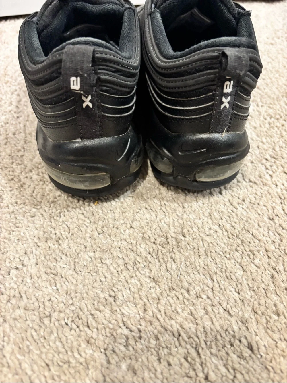 Nike Black Low-Top Wave Runner Sneakers